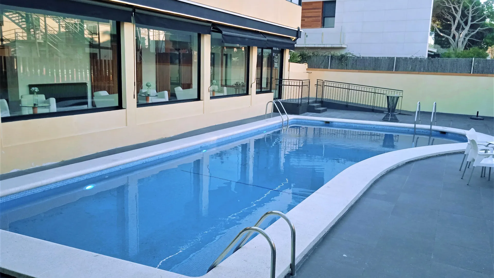 Hotel 153 Castelldefels